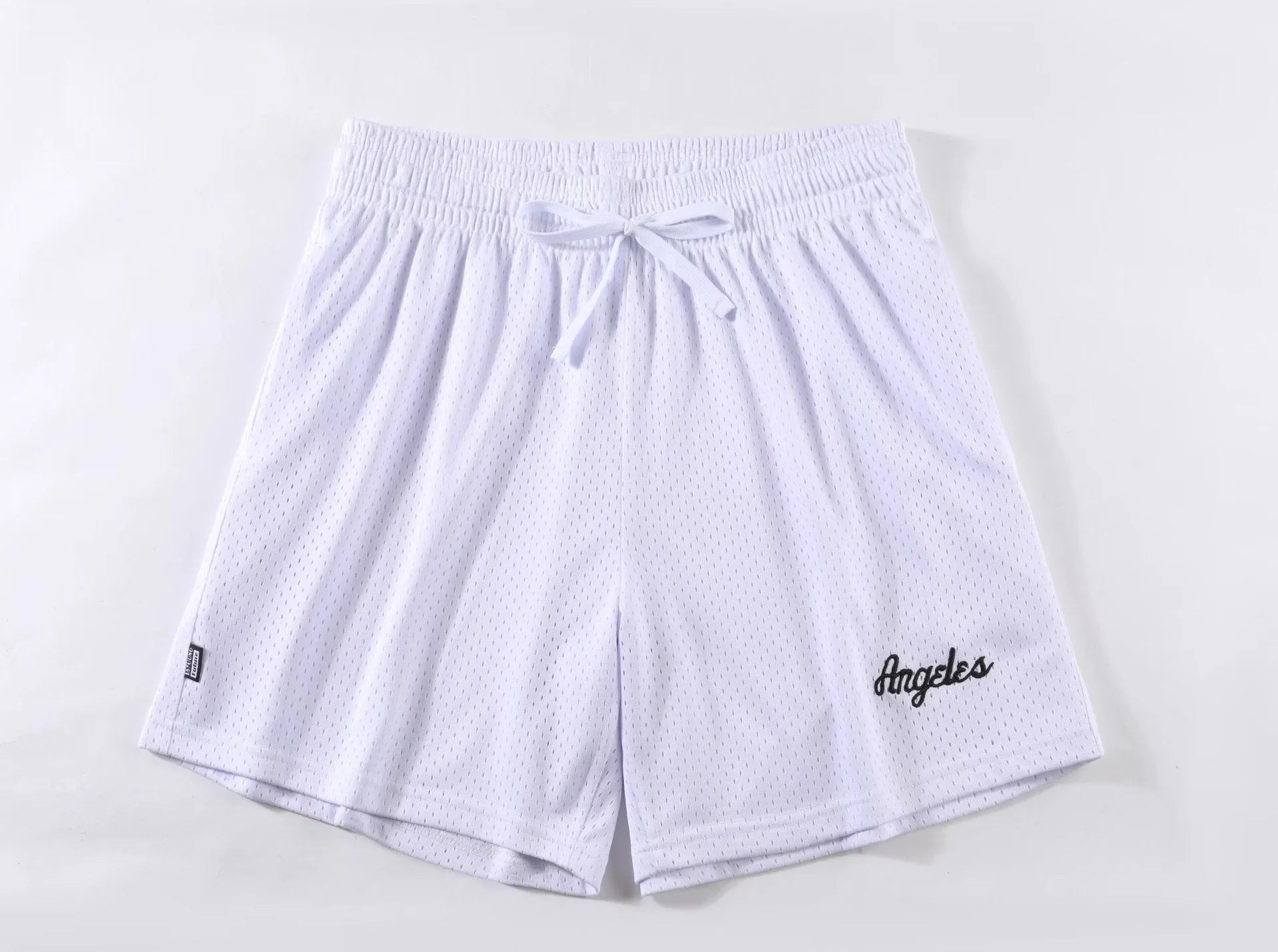 Men's double-layer mesh shorts in various colours on a size chart background.
