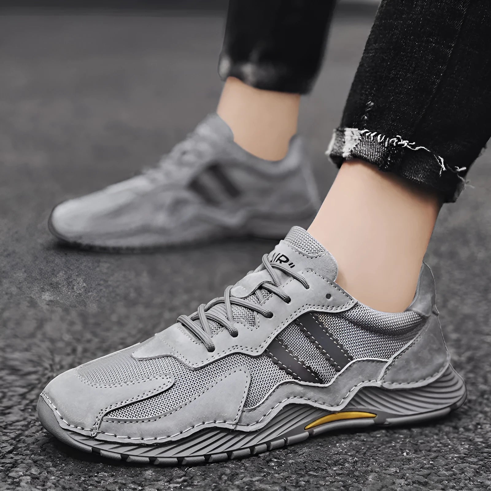 Men's low-top lace-up hiking boots platform shoes in sand colour with pigskin upper and rubber sole