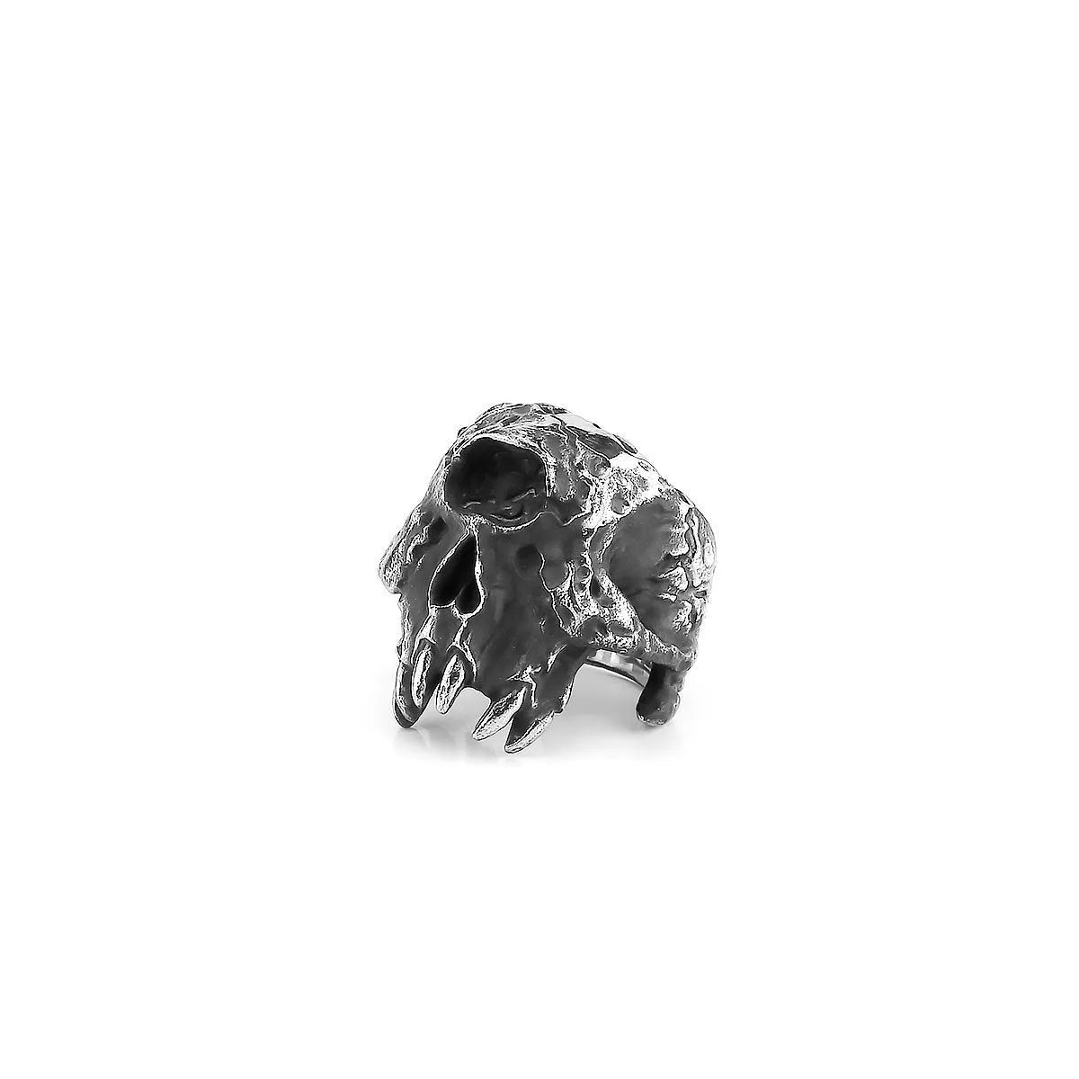 Alloy one-eyed skull ring in a retro electroplated finish, shown on a finger.