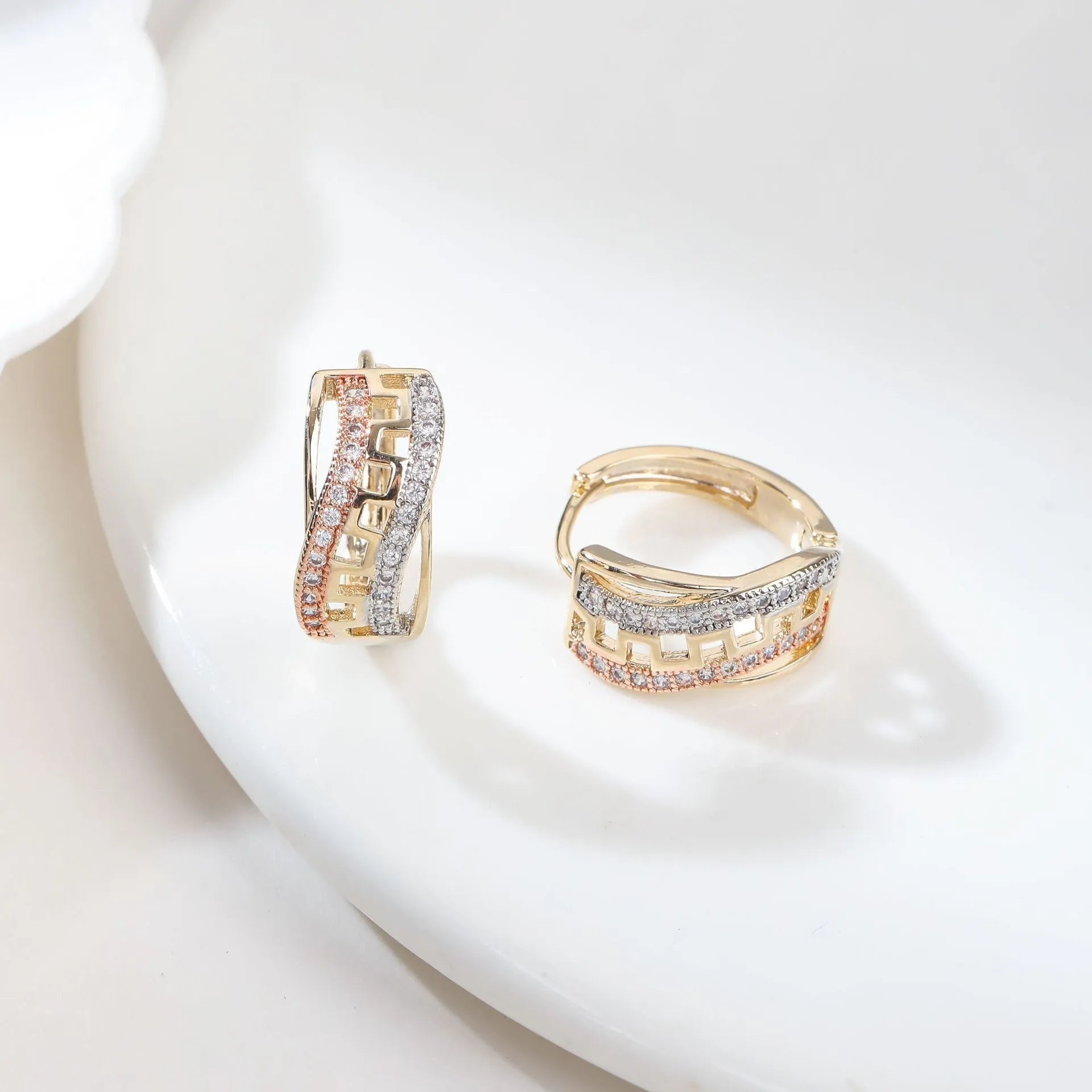 Gold copper micro inlaid zircon geometric U-shaped earrings for women ear clip style
