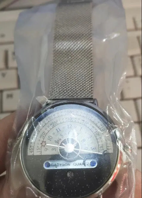 Gold or silver men's sports watch with 40mm dial, alloy case, and stainless steel or leather strap.