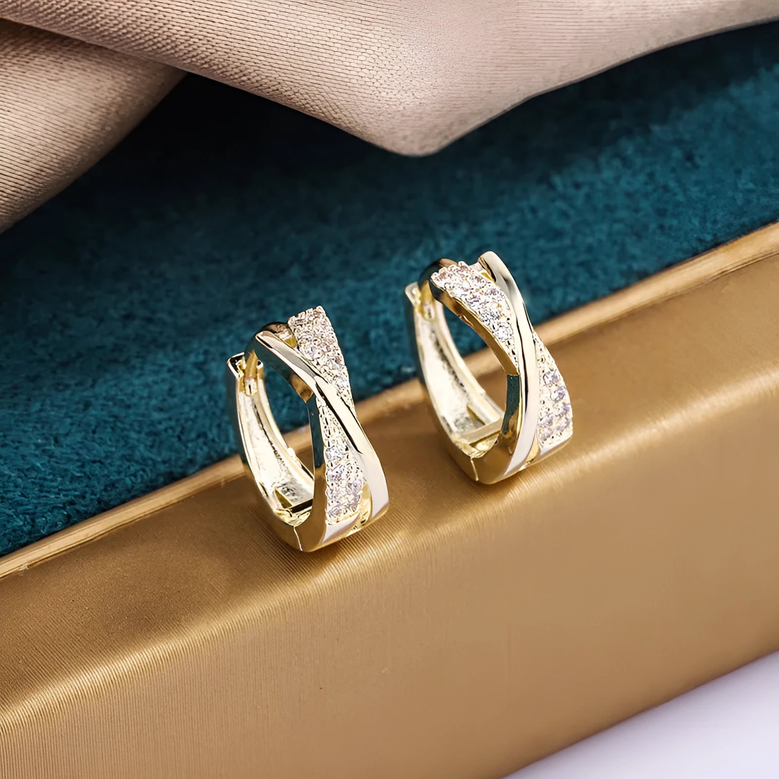 Geometric copper drop earrings with zircon treatment in 14K yellow gold colour