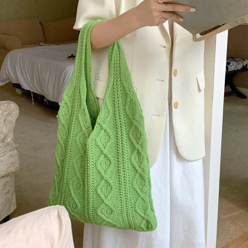 GWomen retro-style hollow knitted tote bag with double shoulder straps in a grass green colour
