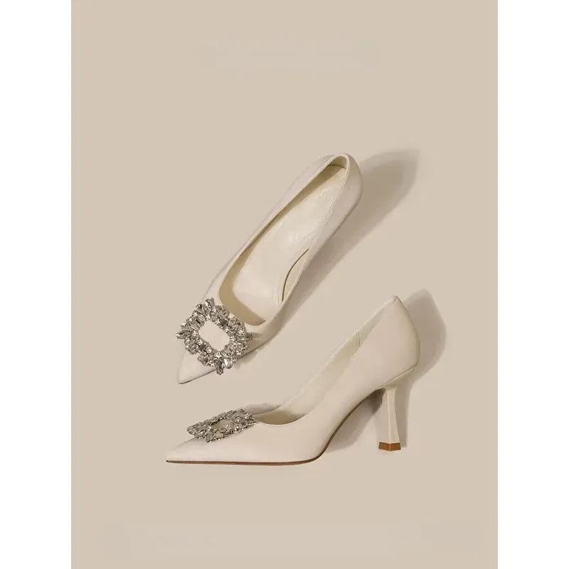 Women's creamy-white pointed-toe stiletto pumps with 3-5cm heel and low-cut design