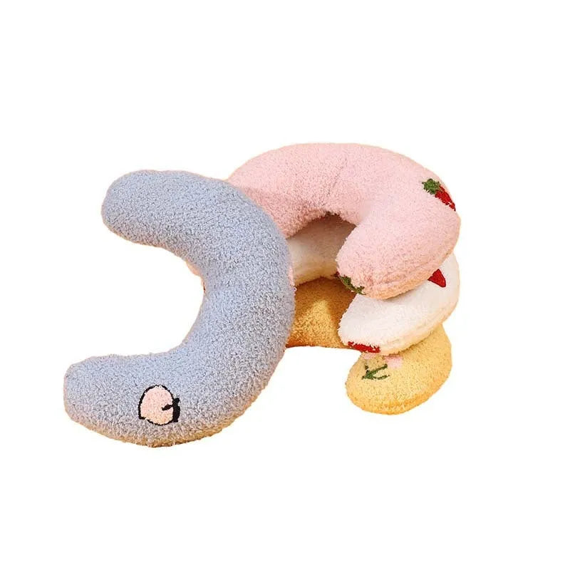 Half moon U-shaped cloth pillow for cats in blue, pink, white or yellow colours