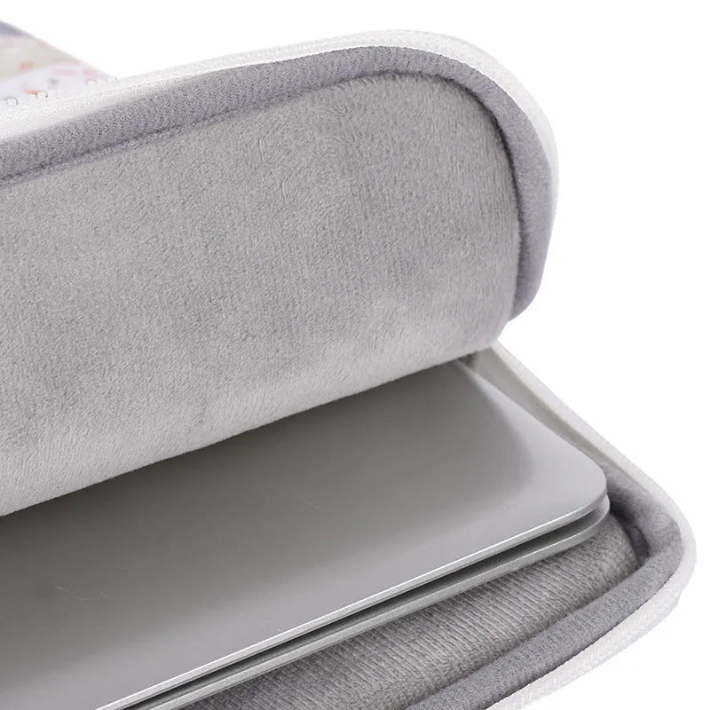 White PU leather waterproof 14 inch laptop inner bag or sleeve for anti-seismic protection.