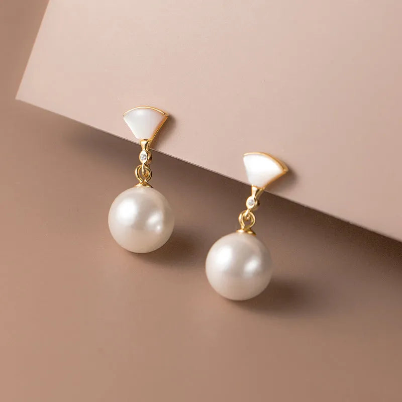 Gold fan-shaped 925 silver earrings for women, geometric design