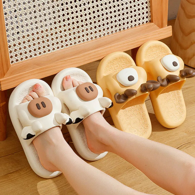 Cartoon pig EVA slippers in yellow, anti-slip unisex flip-flops for bathroom and garden, sizes 36-43