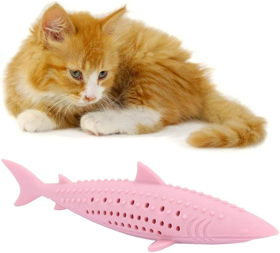 Green silicone fish-shaped cat chew toy with breathable side holes and catnip compartment, measuring 3.5x15.5cm