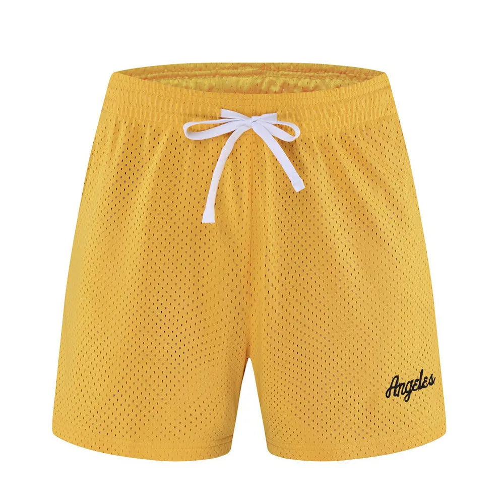 Men's double-layer mesh shorts in various colours on a size chart background.