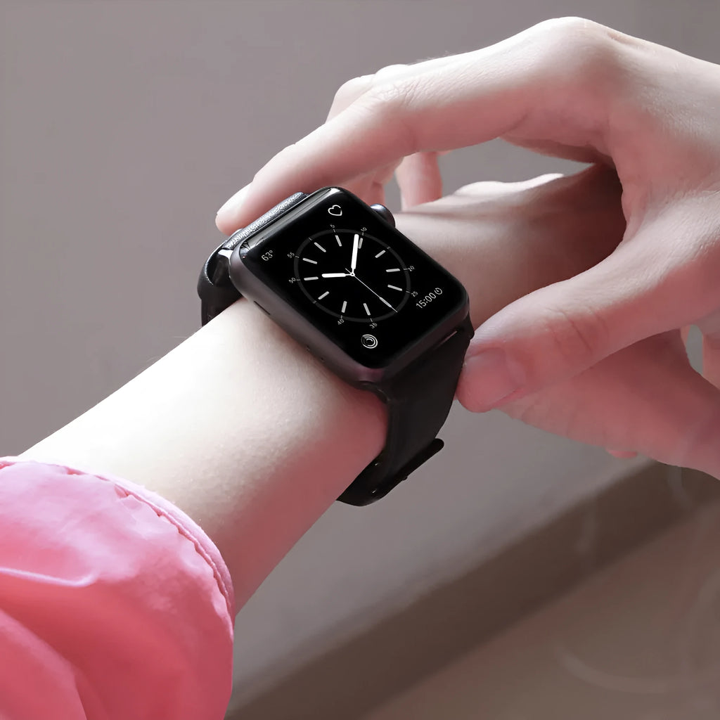 Top layer cowhide leather strap with oil wax finish for Apple Watch in black, 38-40mm width
