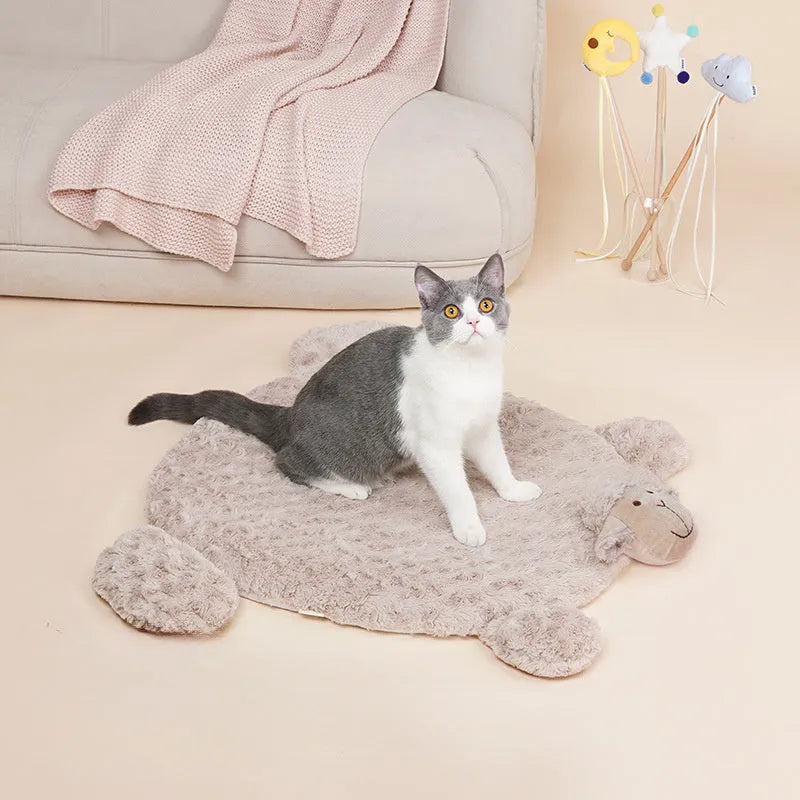 Pet mat in lamb fabric, 40x50cm, available in coffee and white, for cats and dogs.