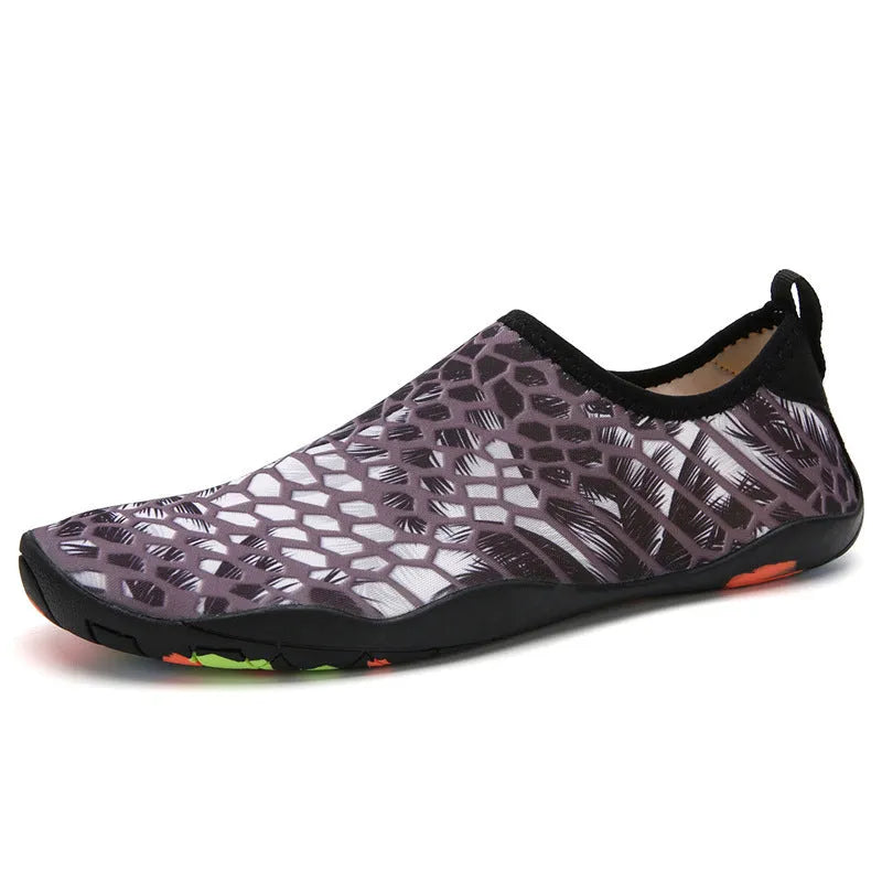 Beach wading shoes in multiple colours with elastic fabric upper and EVA midsole