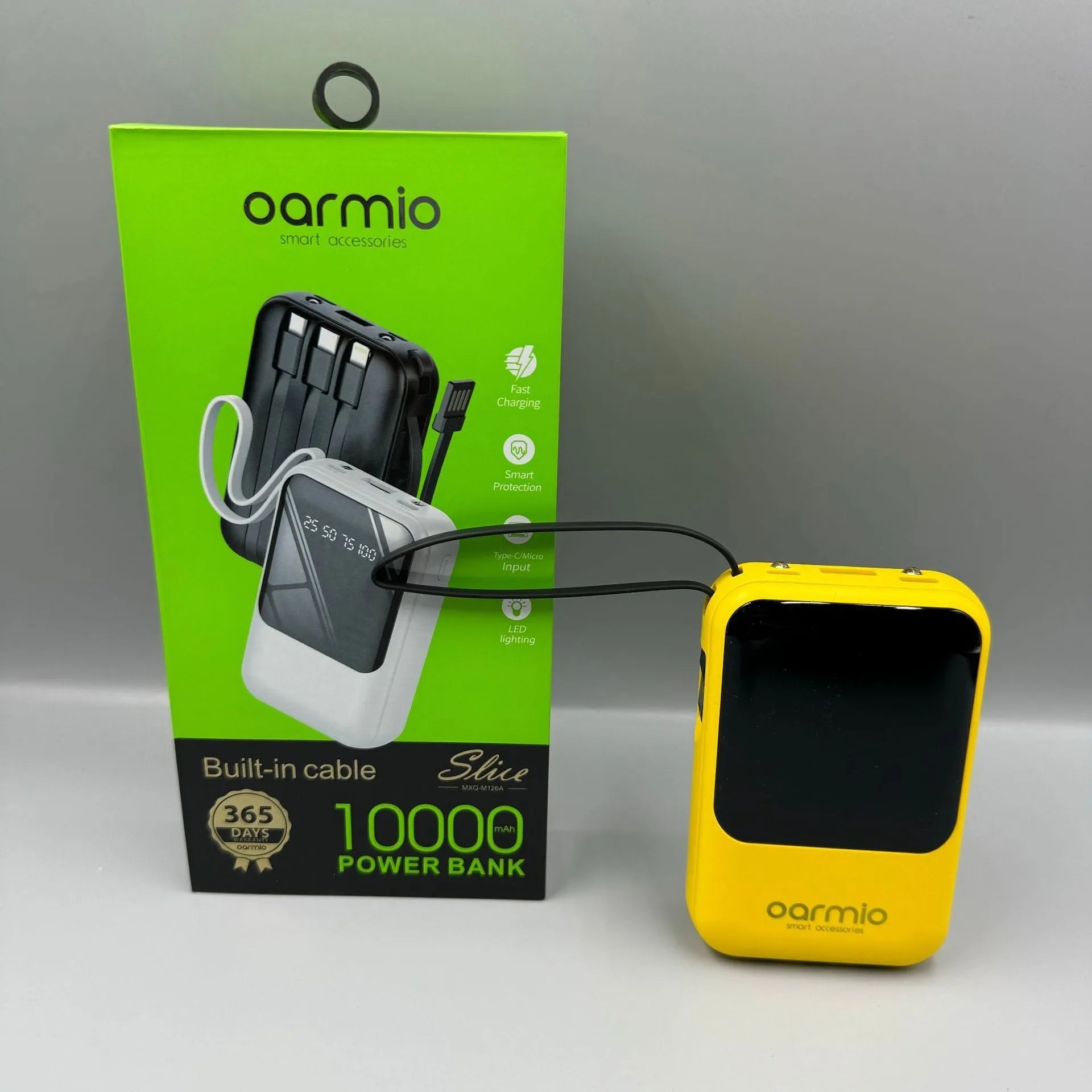 Oarmio Mini M126A 10000mAh portable power bank with integrated cable in white, PVC shell