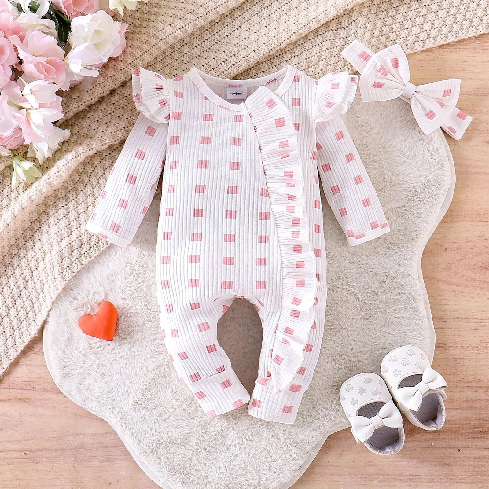 Baby girl plaid long-sleeved cotton romper in white, newborn to 9 months