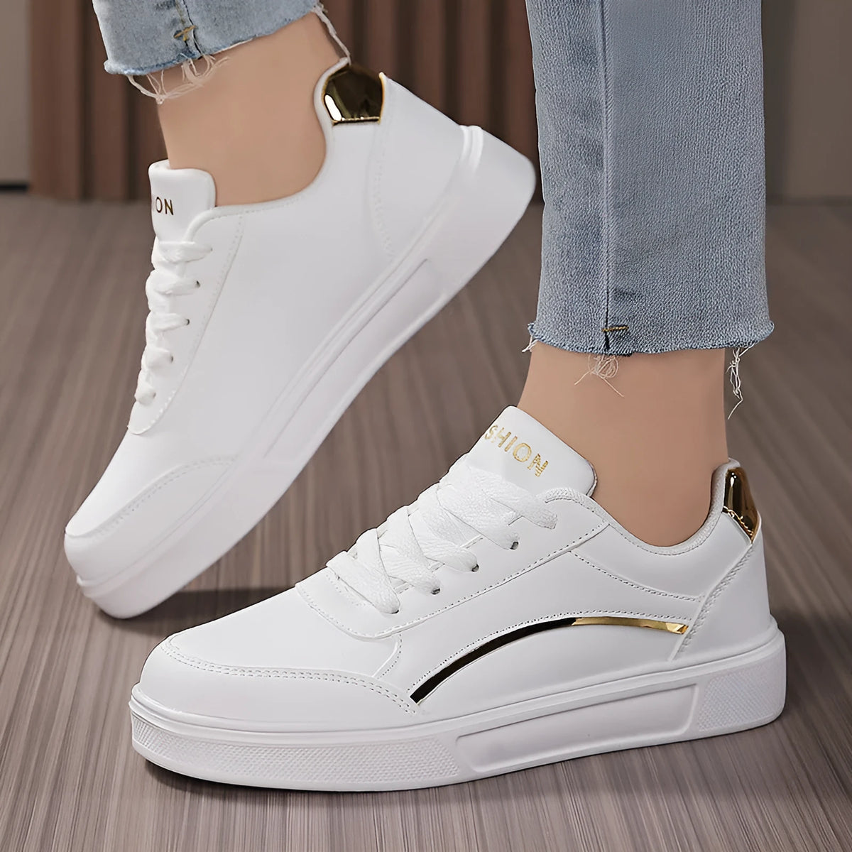 Breathable unisex low tube sneakers in platinum and black gold, sizes 35-42, non-slip rubber outsole