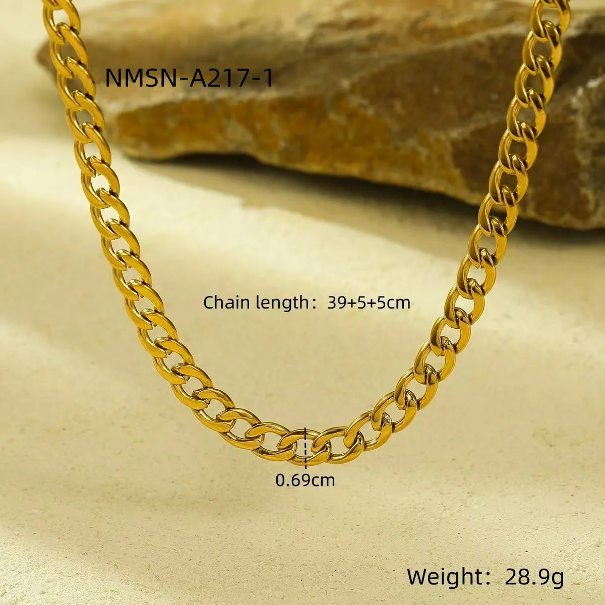 Gold-plated titanium steel clavicle chain necklace with 18K purity and stainless steel pendant