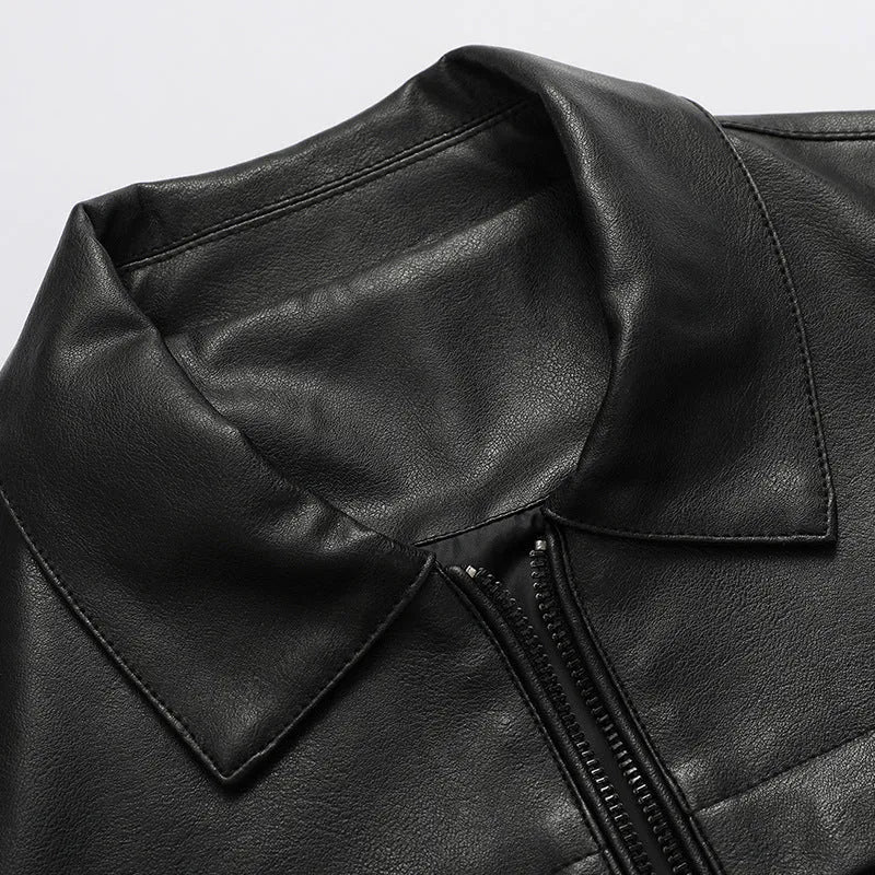 Men's slim lapel artificial leather jacket in black with side pockets and polyester lining