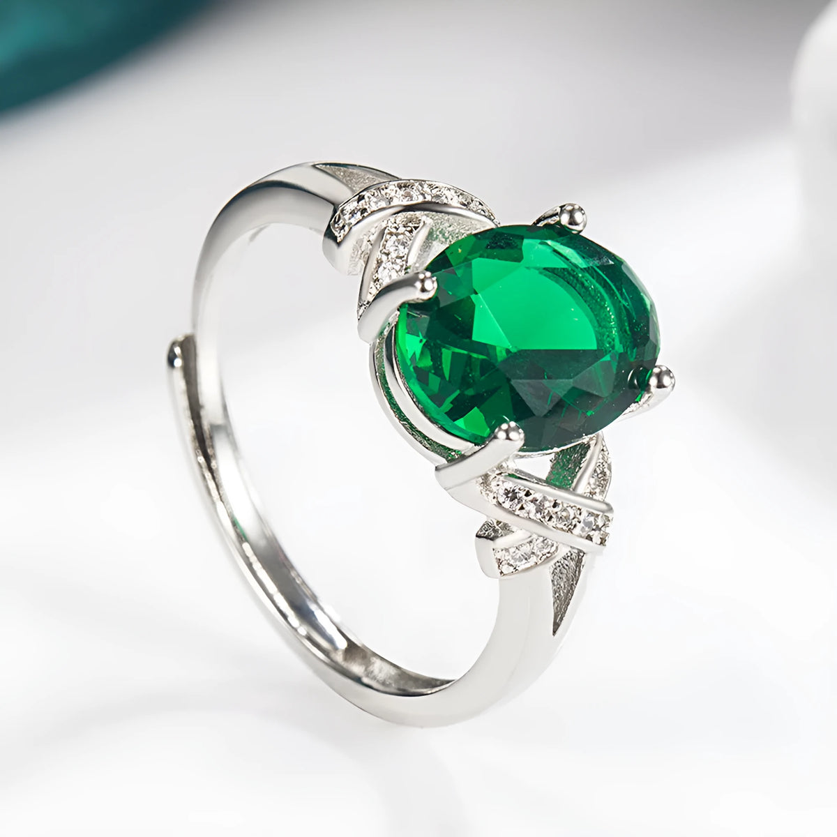 Adjustable open ring for women, copper with platinum electroplating, inlaid zircon cross, emerald tourmaline colour effect.