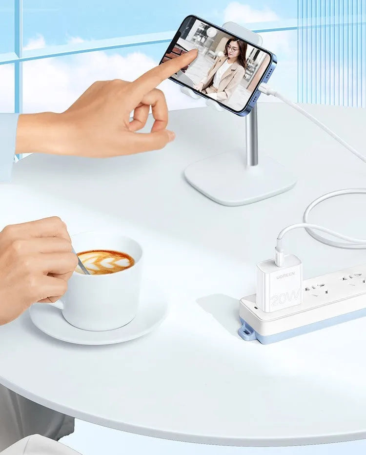 White 20W PD fast charging head, MFi certified, 70x35x90mm, 48g, with US plug for iPhone 8-14
