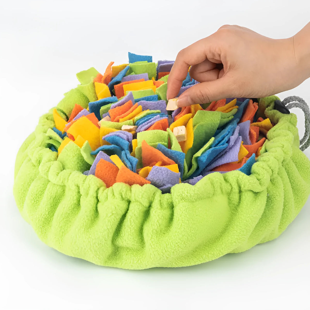 Polar fleece snuffle mat for dogs and cats, 28x28x10cm interactive treat dispenser, size M