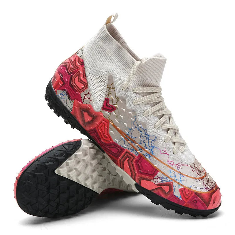 Low-top youth track spikes with TA material sole and synthetic leather upper in black with cleats