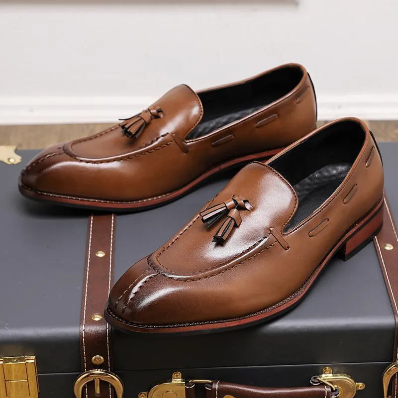 Men's black PU leather tassel shoes with tall crown upper for formal wear