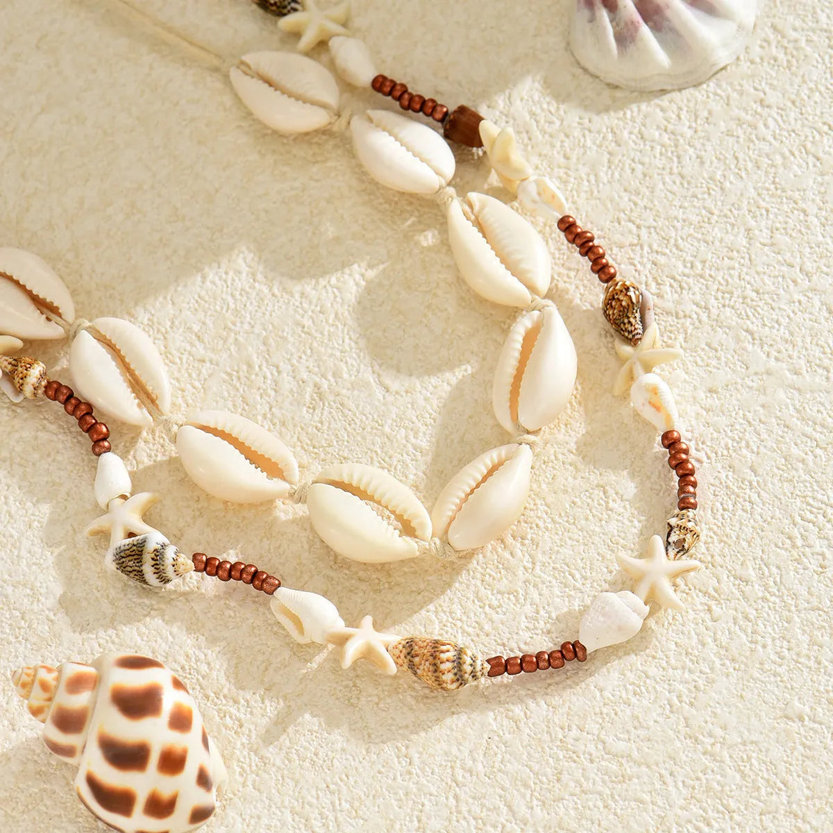 Geometric shell pendant necklace with regular chain in X1900 colour for women