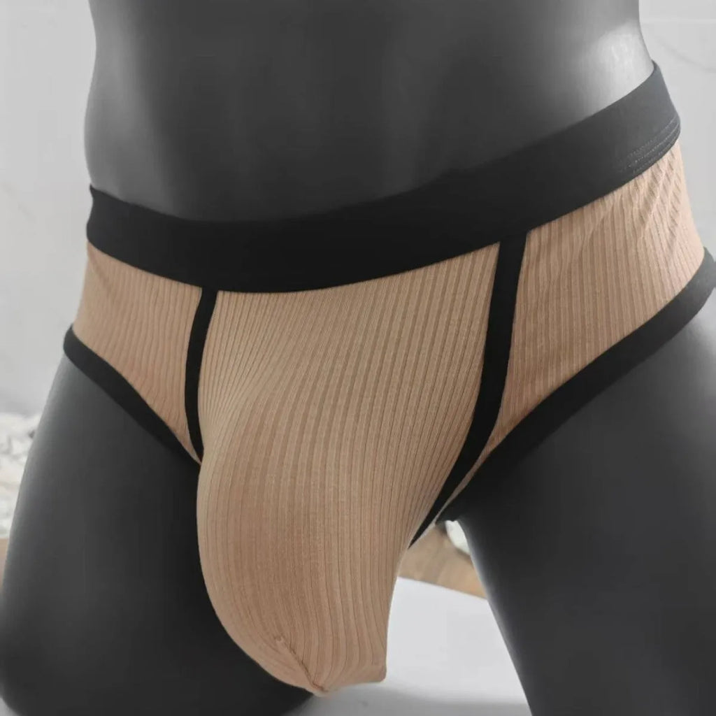Men's solid colour U-shaped breathable underwear in viscose fabric on a white background