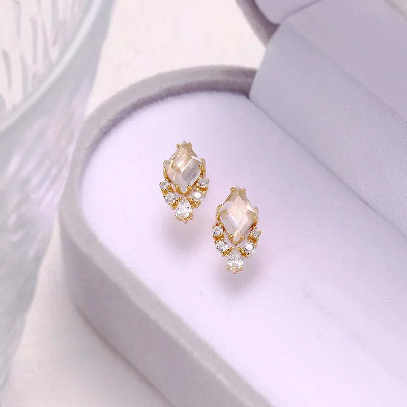 Geometric sweet white crystal stud earrings made from electroplated 925 sterling silver