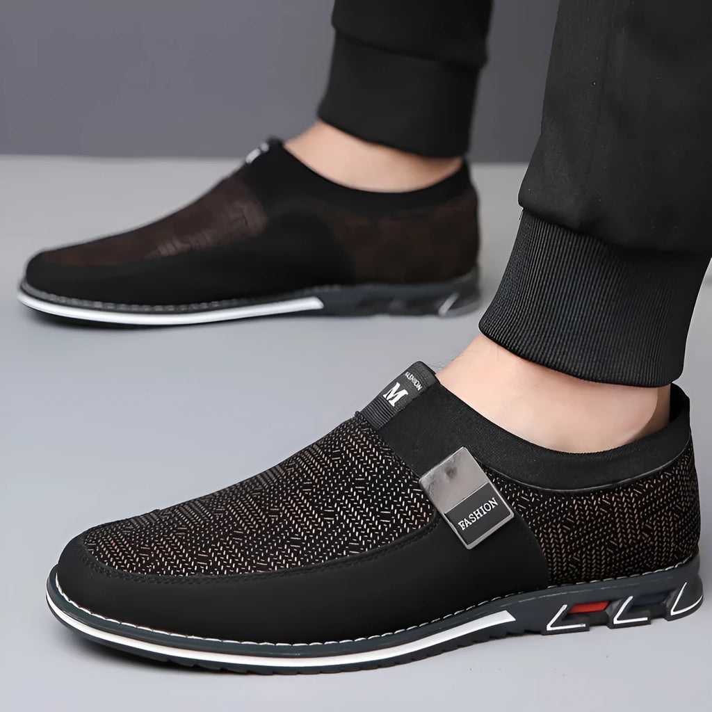 Men's low-top casual slip-on shoes in synthetic leather with square toe and rubber sole