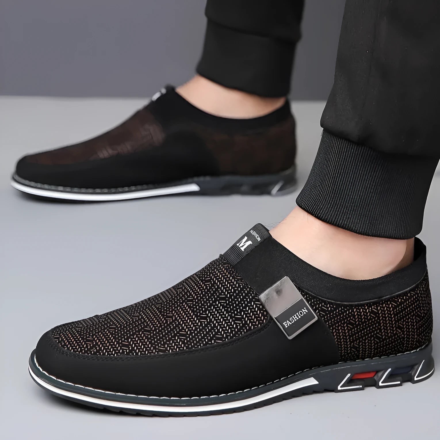 Men's low-top casual slip-on shoes in synthetic leather with square toe and rubber sole