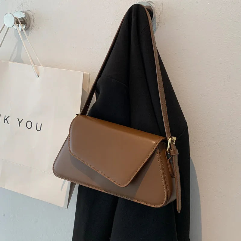 Niche small square PU shoulder bag in khaki, 26x11x5cm, one-shoulder messenger for women