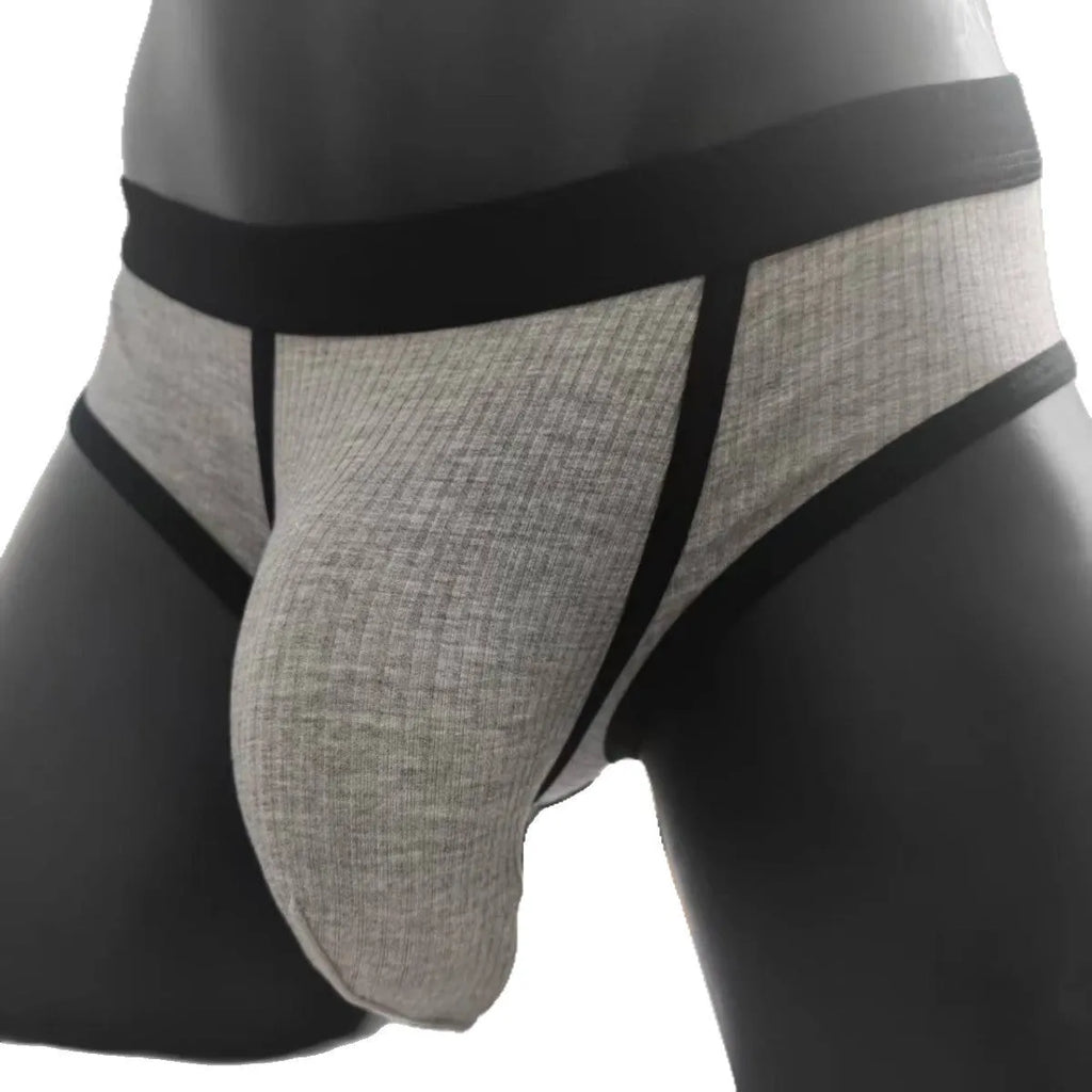Men's solid colour U-shaped breathable underwear in viscose fabric on a white background