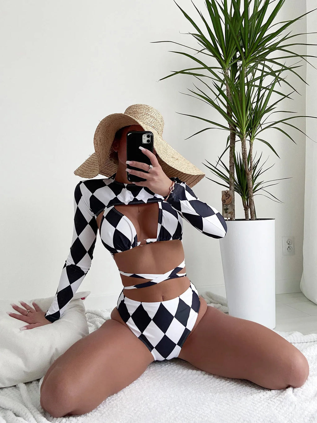 Ladies three-piece long sleeve bikini set with plaid pattern for swimming