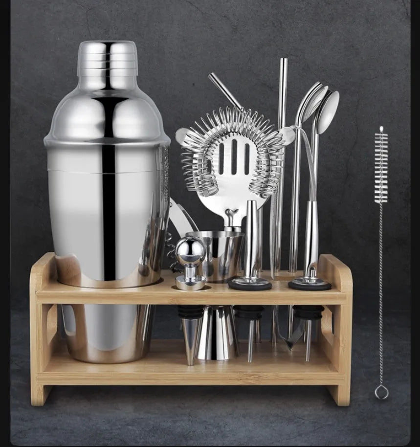 23-piece stainless steel cocktail set with European style bartender tools and mixers