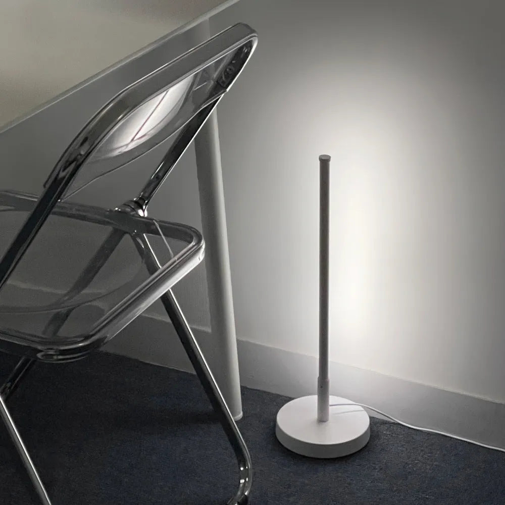 Nordic LED table lamp in minimalist style, 47cm height, available in beige, black, bright chrome, white