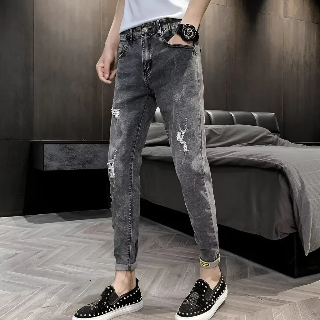 Men's high-waist denim jeans with button fly in basic style
