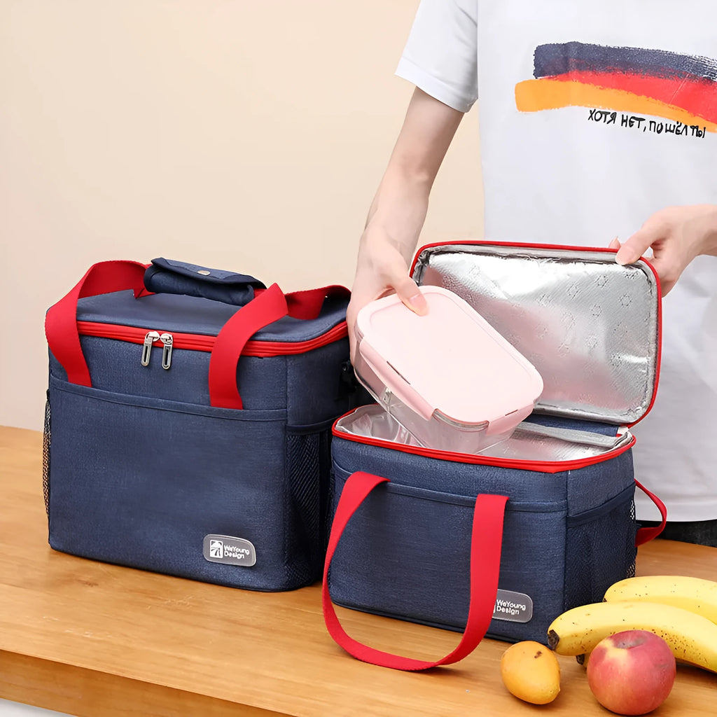 Insulated crossbody picnic bag with 15 litre capacity in Oxford cloth construction