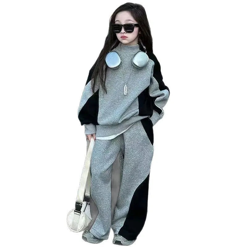 Girls casual two-piece sweatsuit set in gray, long sleeve pullover and matching pants