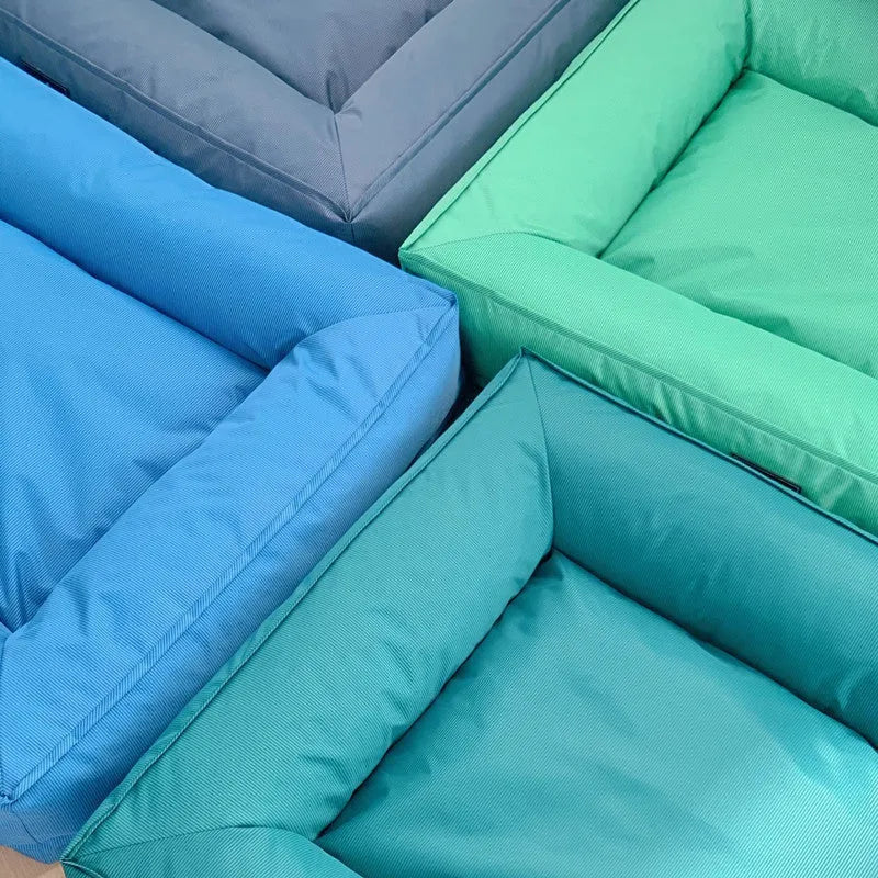 Removable wooden waterproof dog mat for kennel use in blue colour