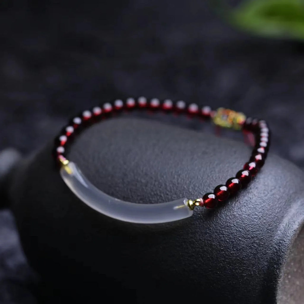 Red natural agate garnet beaded bracelet with adjustable pull closure for women