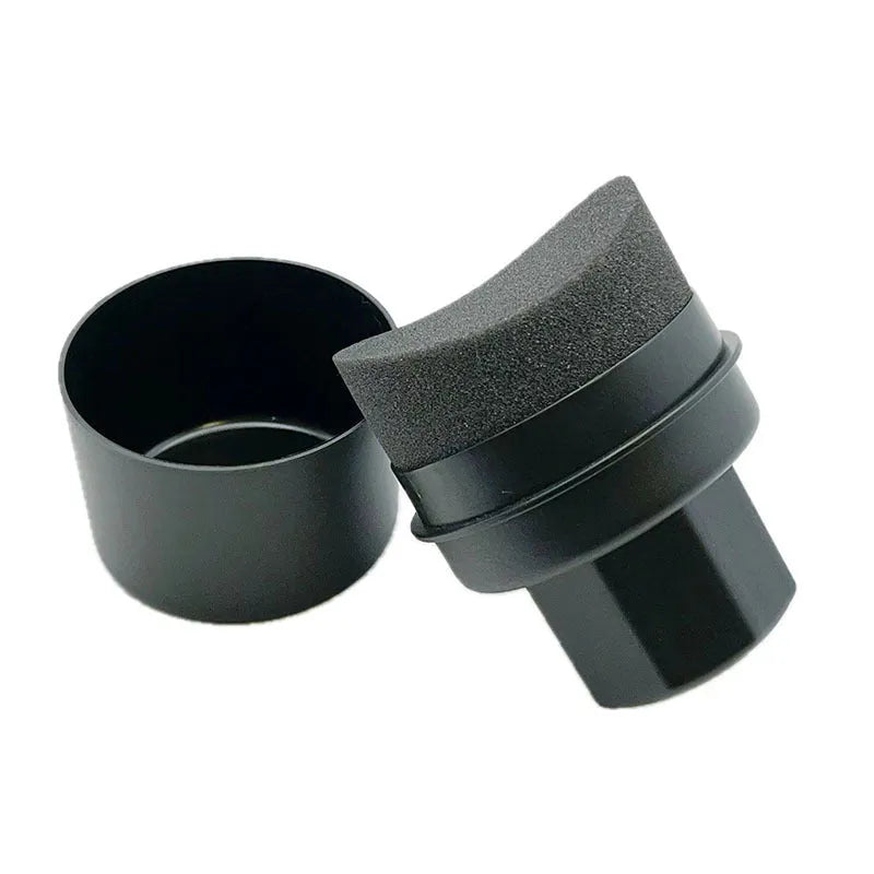 Black and red tyre sponge brush with polypropylene handle and snap-on lid for applying car tyre shine.