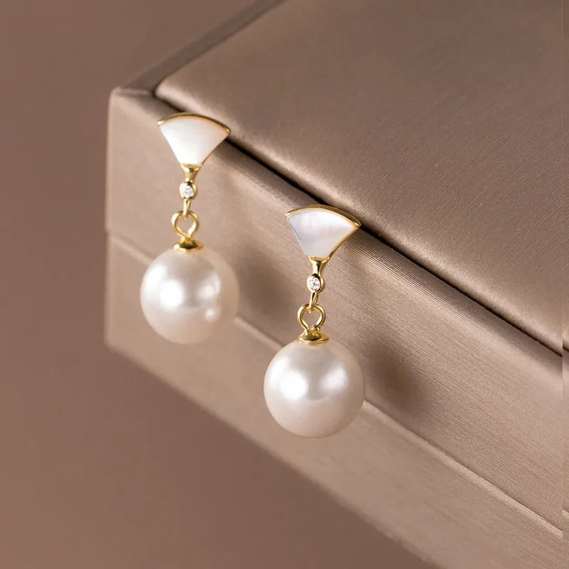Gold fan-shaped 925 silver earrings for women, geometric design