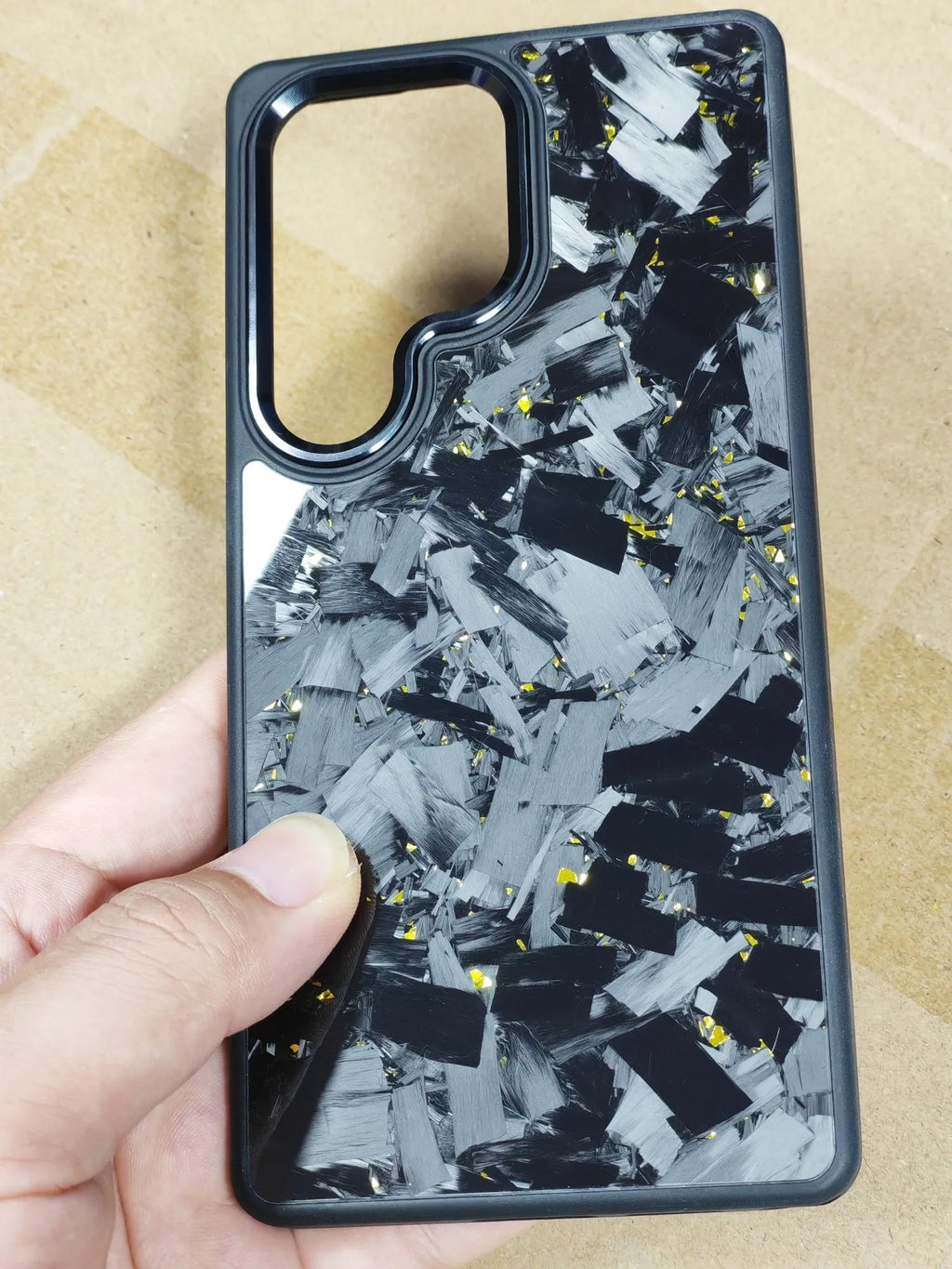 Carbon fibre magnetic phone case for Samsung Galaxy, shockproof cover in black, blue, purple or red.