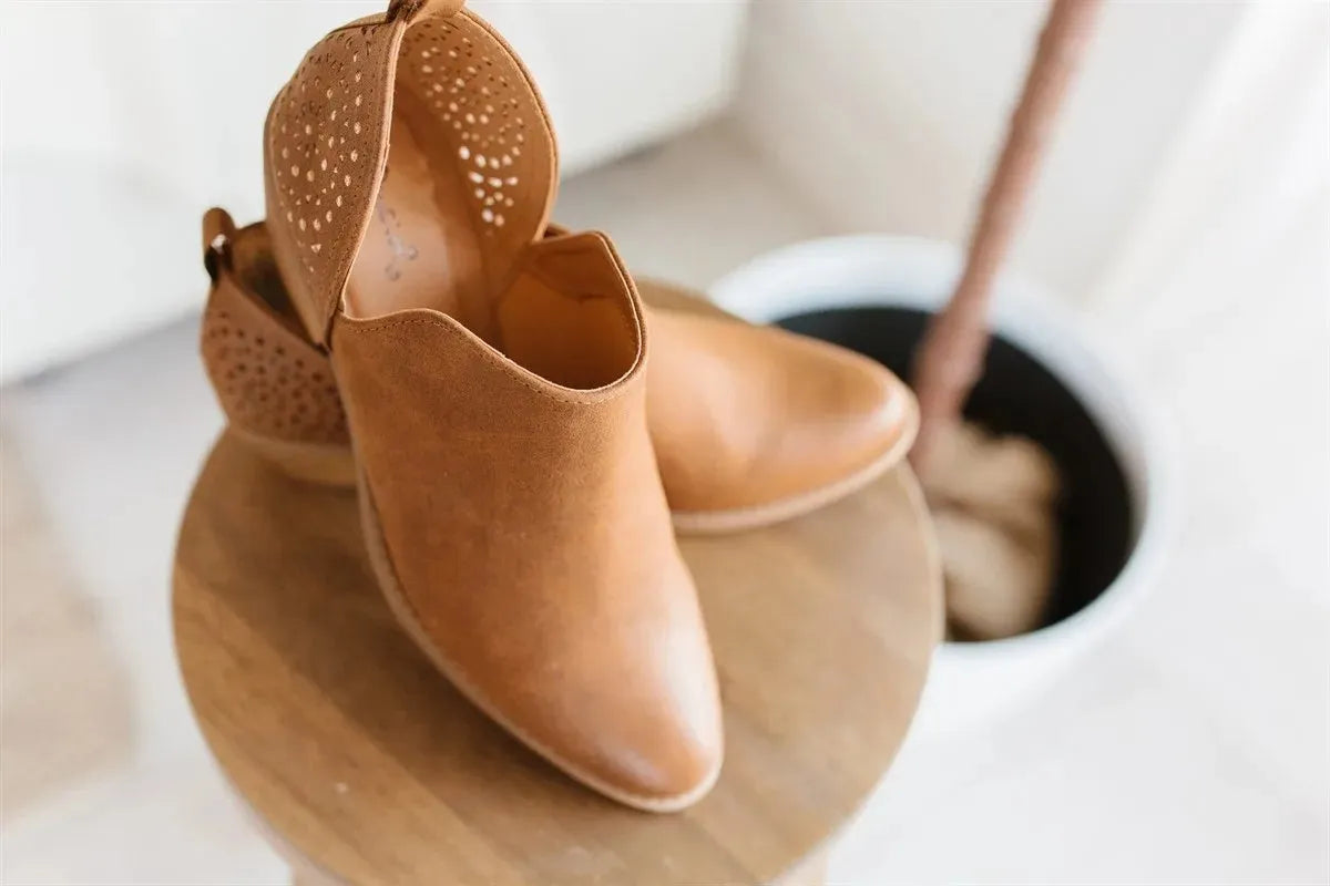 Women's retro mesh ankle boots with square chunky heel, cut-out perforated design in beige