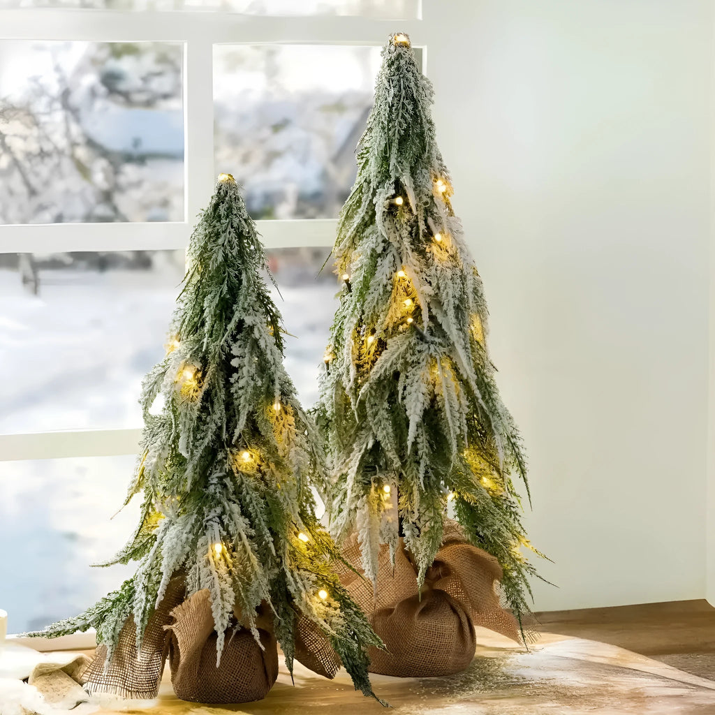 24-inch desktop artificial Christmas tree with lights and PE simulation snow spray decoration