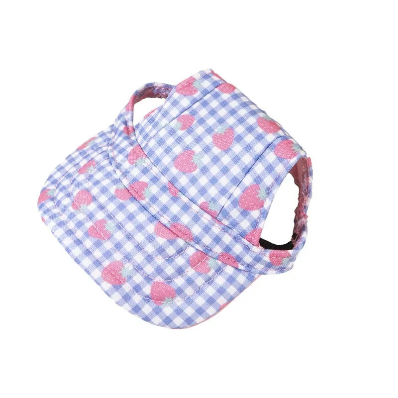 Pet baseball cap in plaid pattern on canvas, featuring a brim for sunshade, with adjustable sizing from S to XL for dogs and cats
