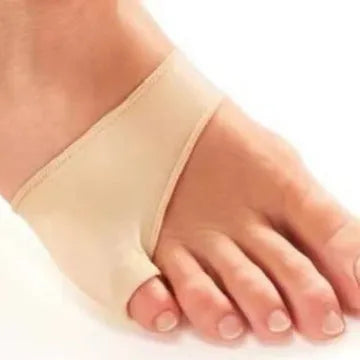 Nylon TPU toe separator triangle design for small toe inversion correction with rear support