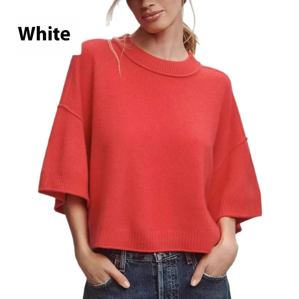Red or white short viscose T-shirt for an exposed navel hot girl style look